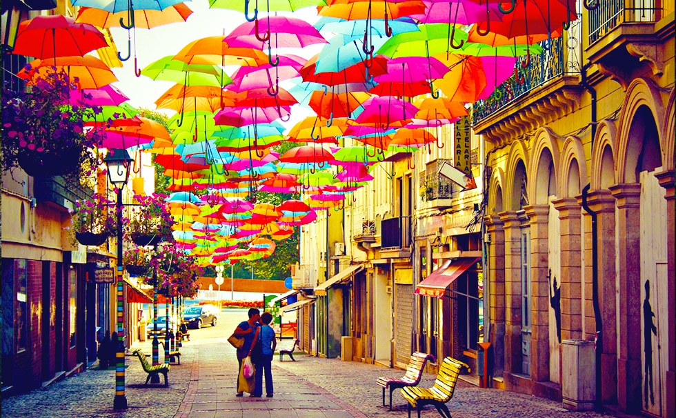 Portugal : les parapluies colorés d'Agueda Portugal : les parapluies colorés d'Agueda