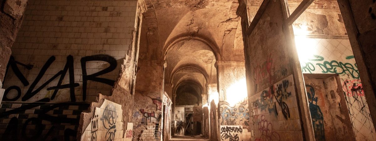 moustachesenvadrouille-sabine-kley-voyage-espagne-urbex-catalogne-montserrat-balneari-la-puda-banys-planta-baja