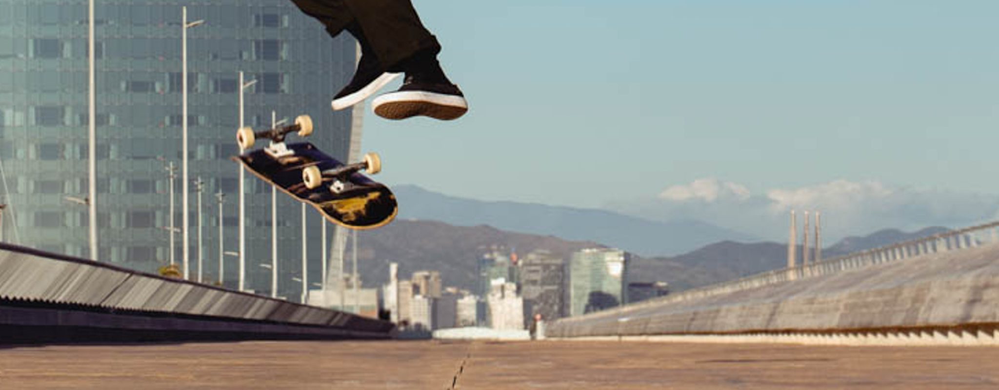 moustachesenvadrouille-sabinekley-espagne-barcelone-skate-flip-leo-vela