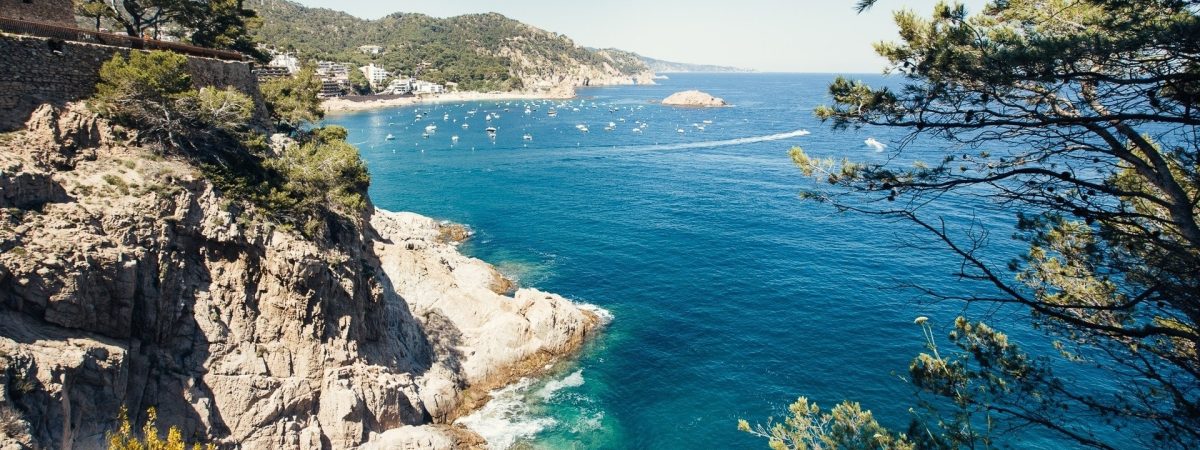 moustachesenvadrouille-sabinekley-voyage-espagne-catalogne-tossa-de-mar-vue-cap