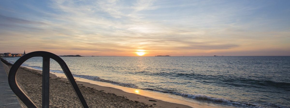 moustachesenvadrouille-sabinekley-voyage-france-saint-malo-wat17-promenade-coucher-de-soleil-sunset