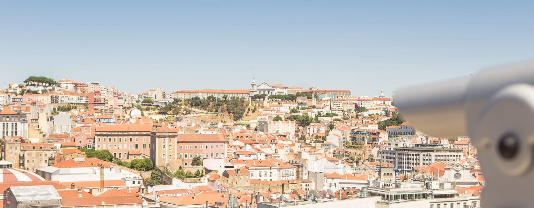 moustachesenvadrouille-sabinekley-voyage-portugal-lisbonne-bairro-alto-miradouro-sao-pedro-alcantara-vue-belle Vue depuis le Miradouro Sao Pedro de Alcantara à Lisbonne