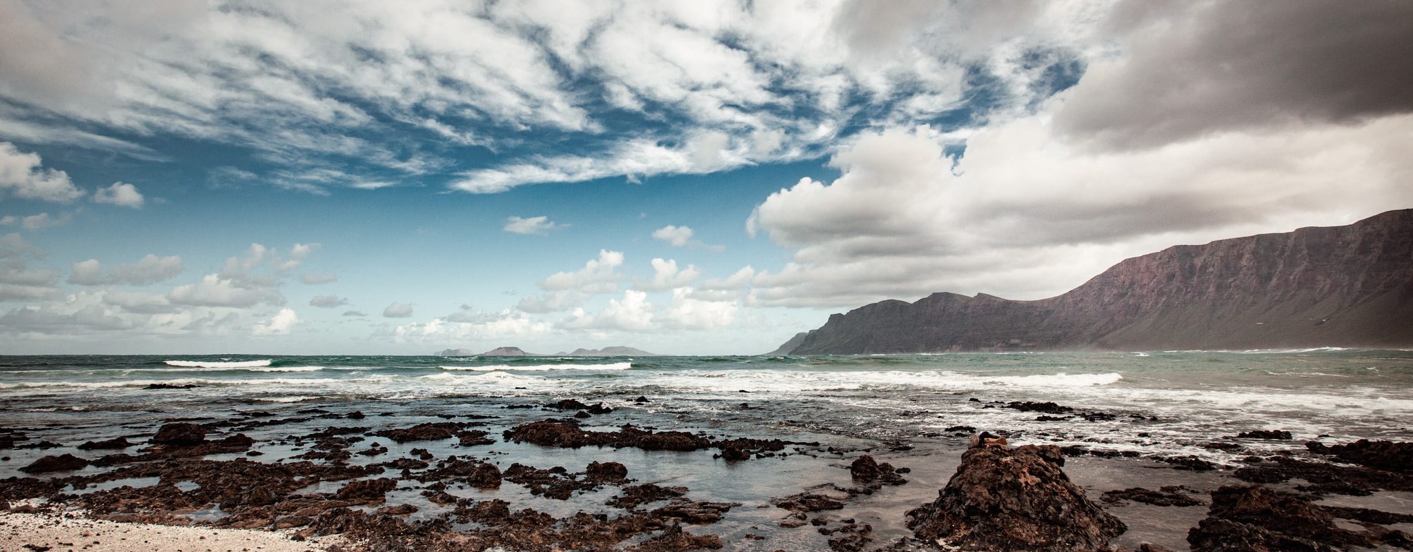 L'esprit sauvage de Lanzarote sur la plage de Famara
