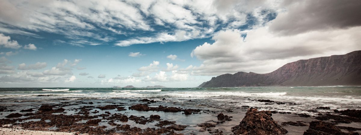 L'esprit sauvage de Lanzarote sur la plage de Famara