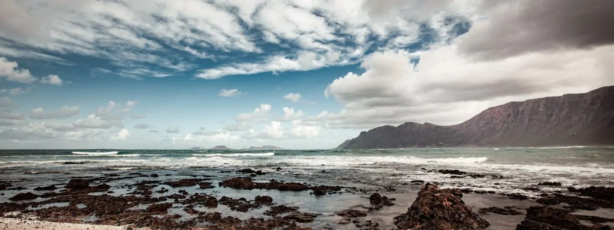 L'esprit sauvage de Lanzarote sur la plage de Famara