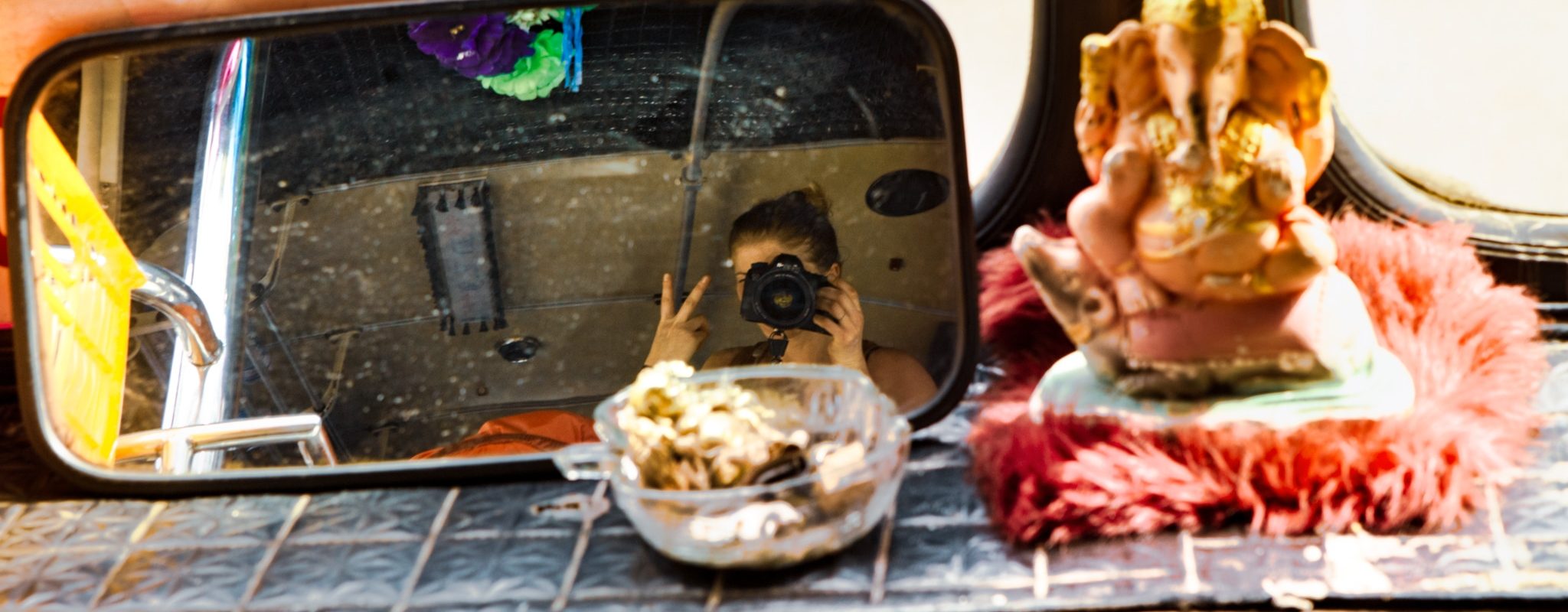 sabinekley-voyage-sri-lanka-negombo-bus-autoportrait