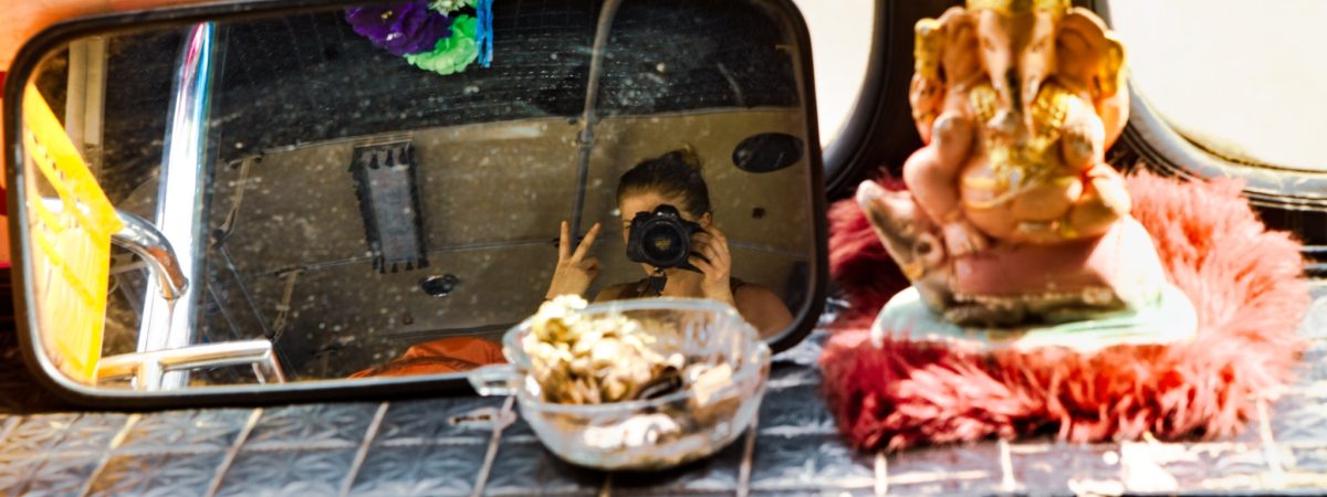 sabinekley-voyage-sri-lanka-negombo-bus-autoportrait