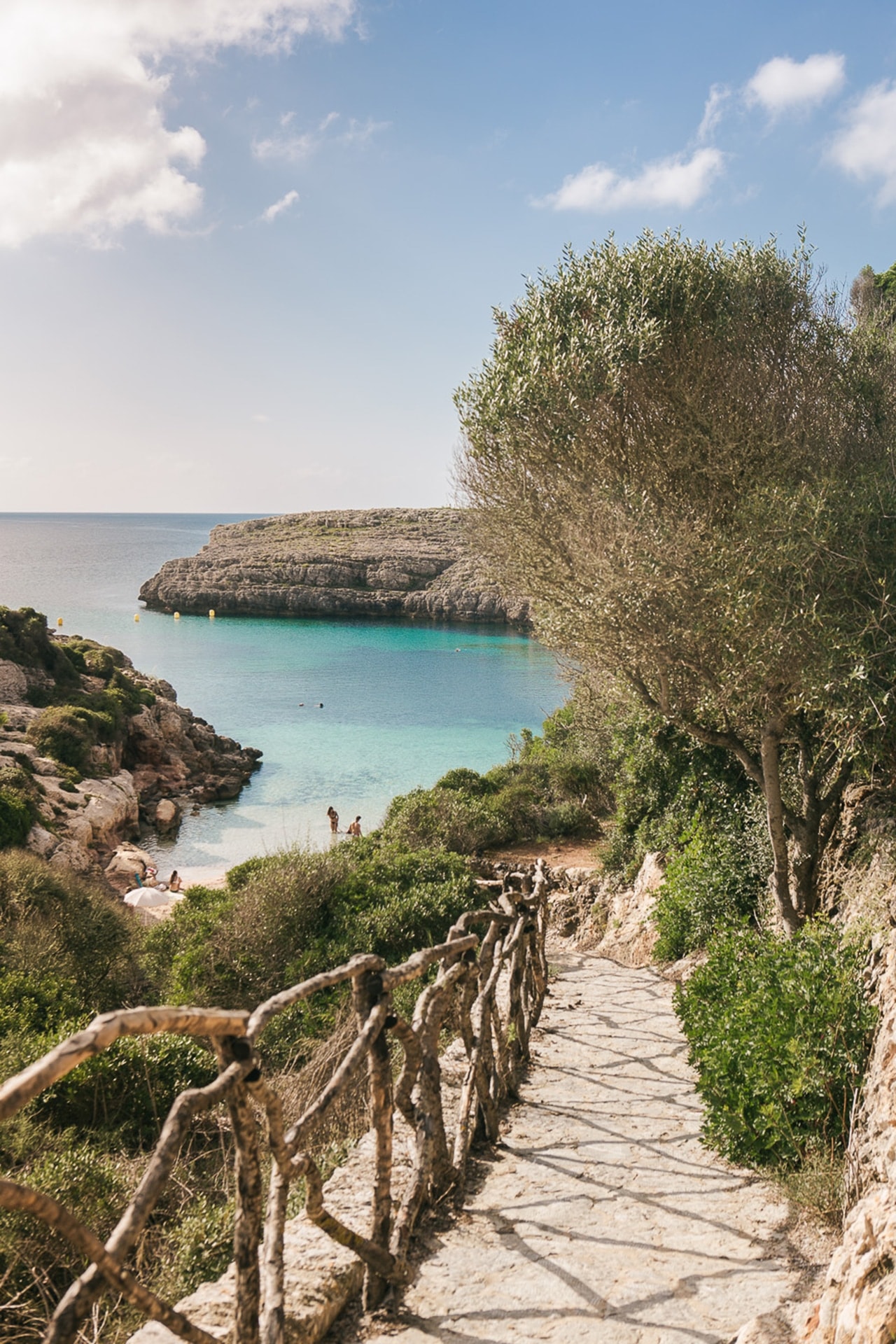 chemin vers la cala Binidali à Minorque