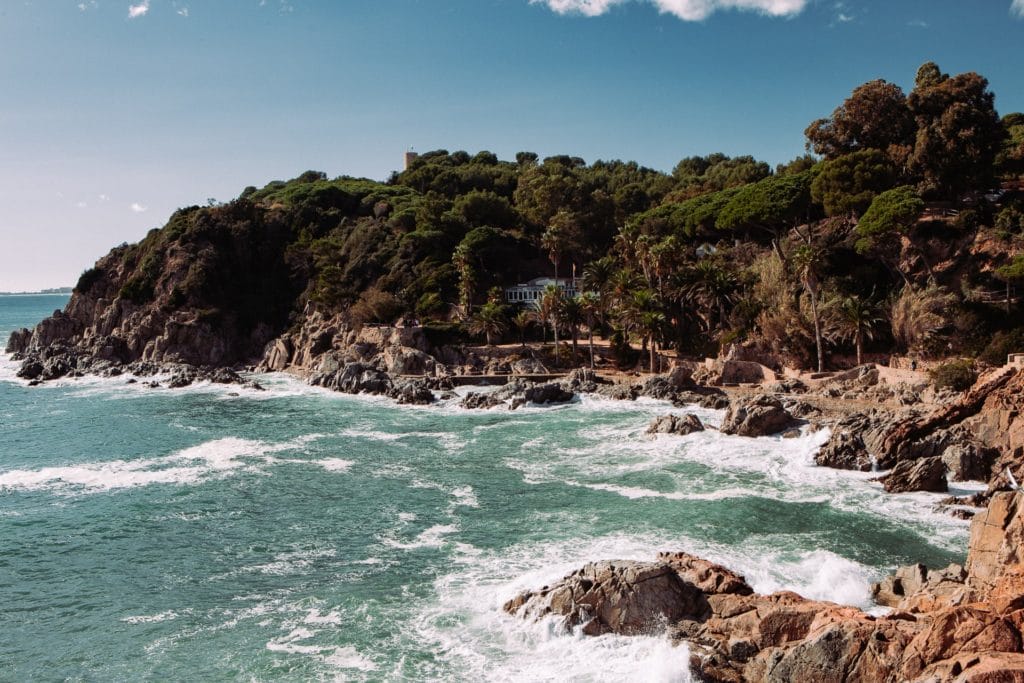 Paysage sublime de la Cala Banys à Lloret de mar