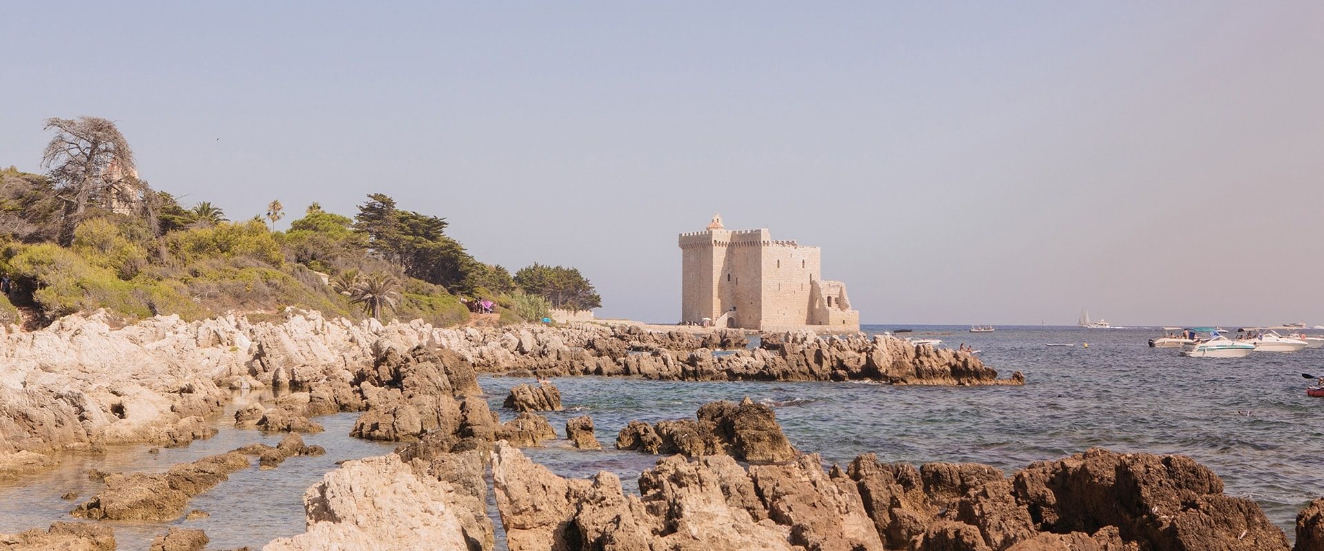 Cannes : Une Journée Sur L’île Saint-Honorat
