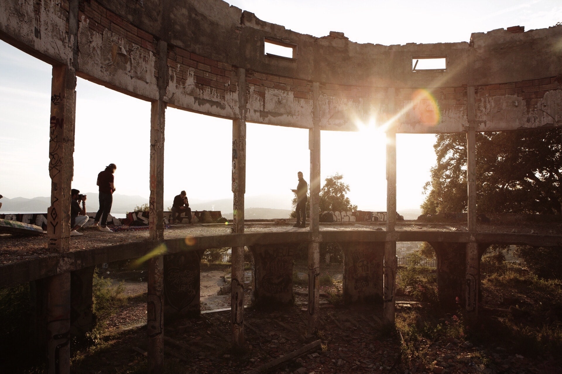 L'auberge de Super-Cannes abandonnée