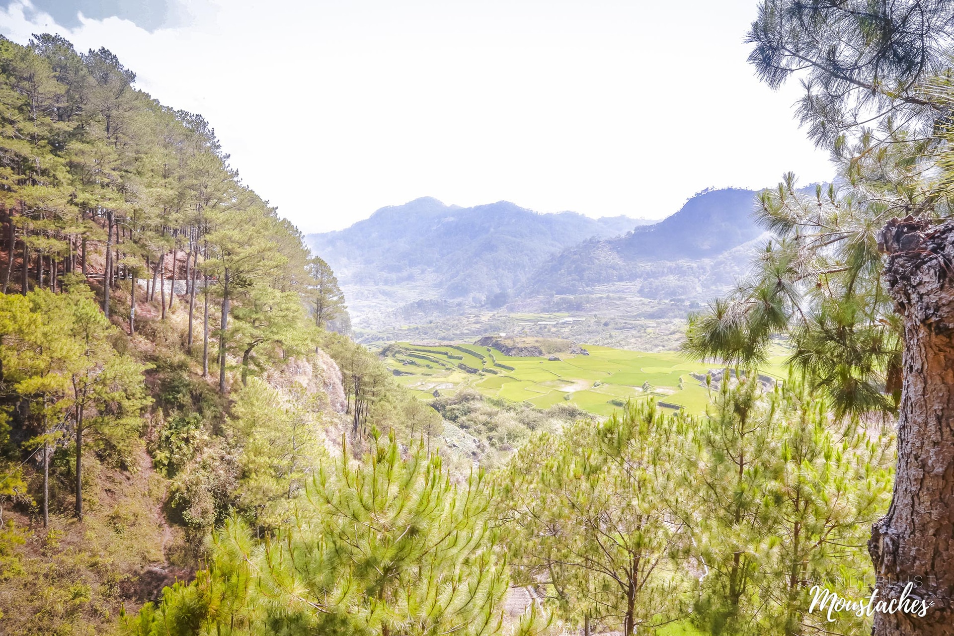 Cercueils suspendus  et spéléologie à Sagada aux Philippines