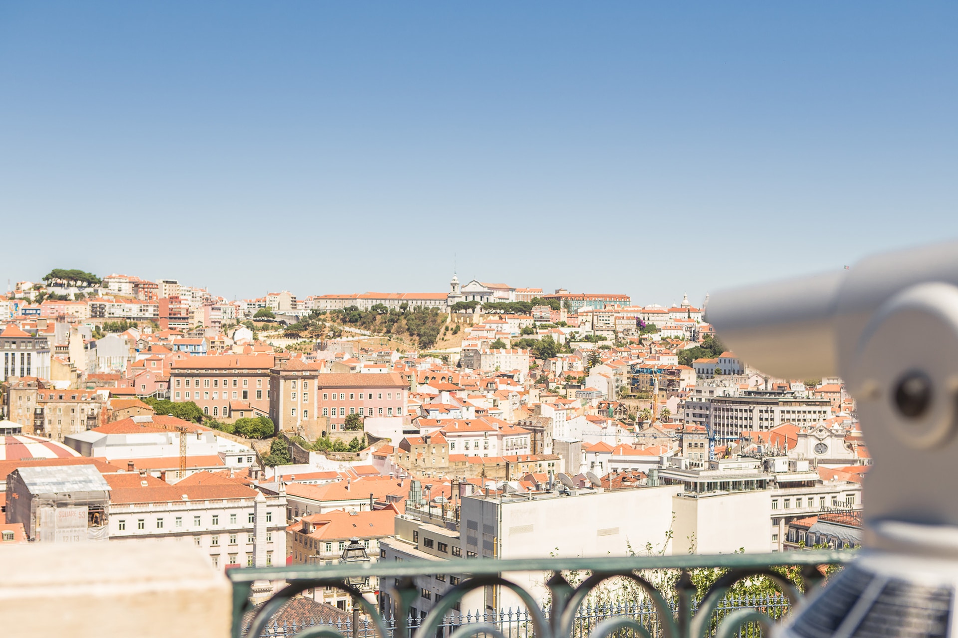 Vue depuis le Miradouro Sao Pedro de Alcantara à Lisbonne