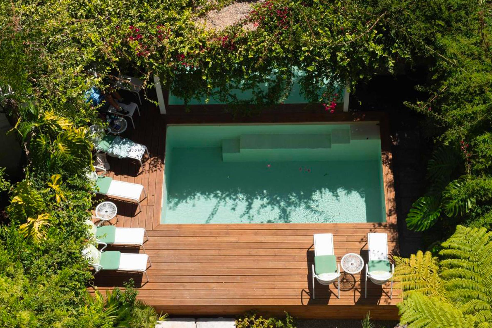 Vue de la piscine de l'hébergement Casa do Barao dans le quartier Baixa à Lisbonne au portugal