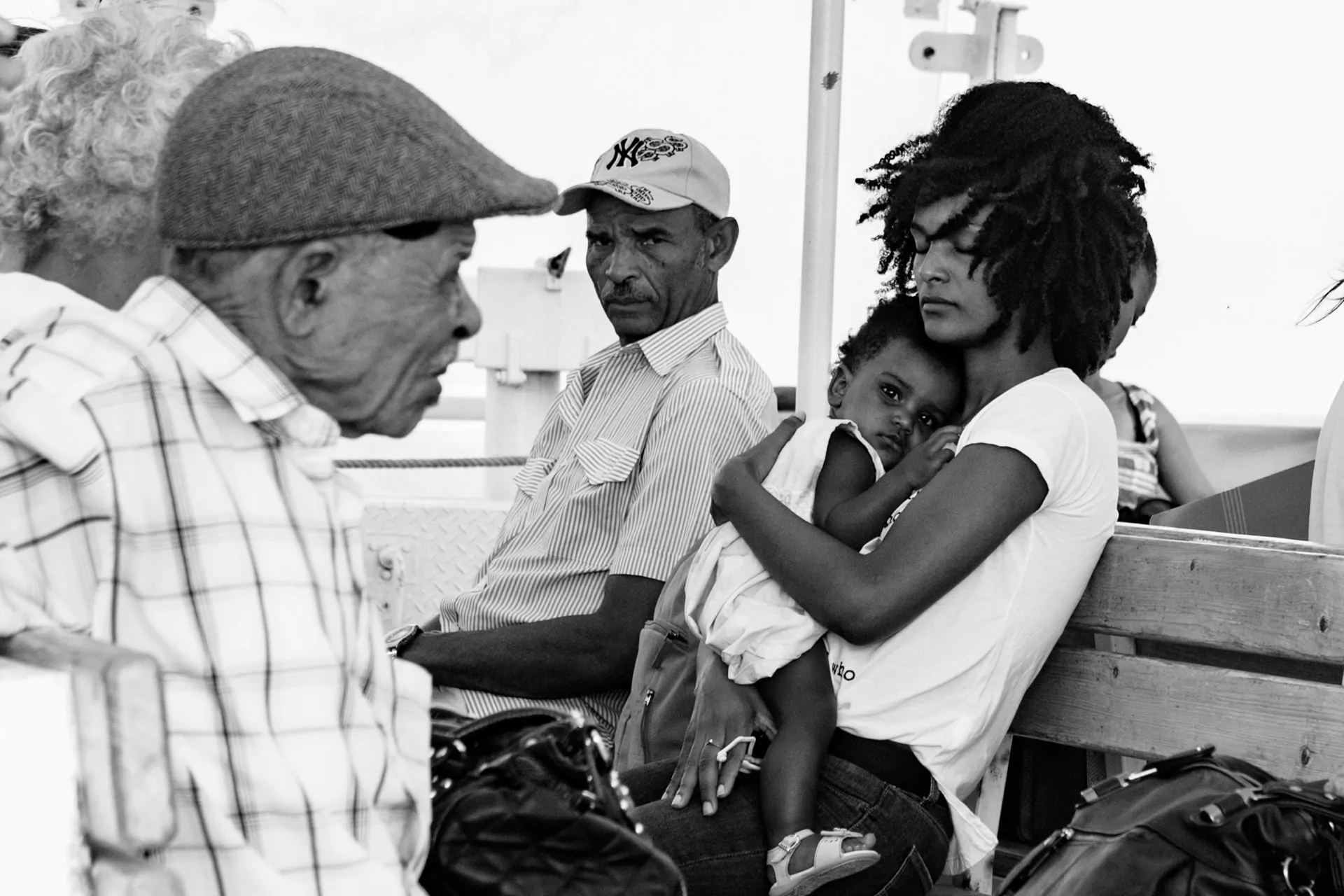 Portrait d'une famille Capverdienne sur le ferry entre Sao Vicente et Santo Antao au Cap-Vert