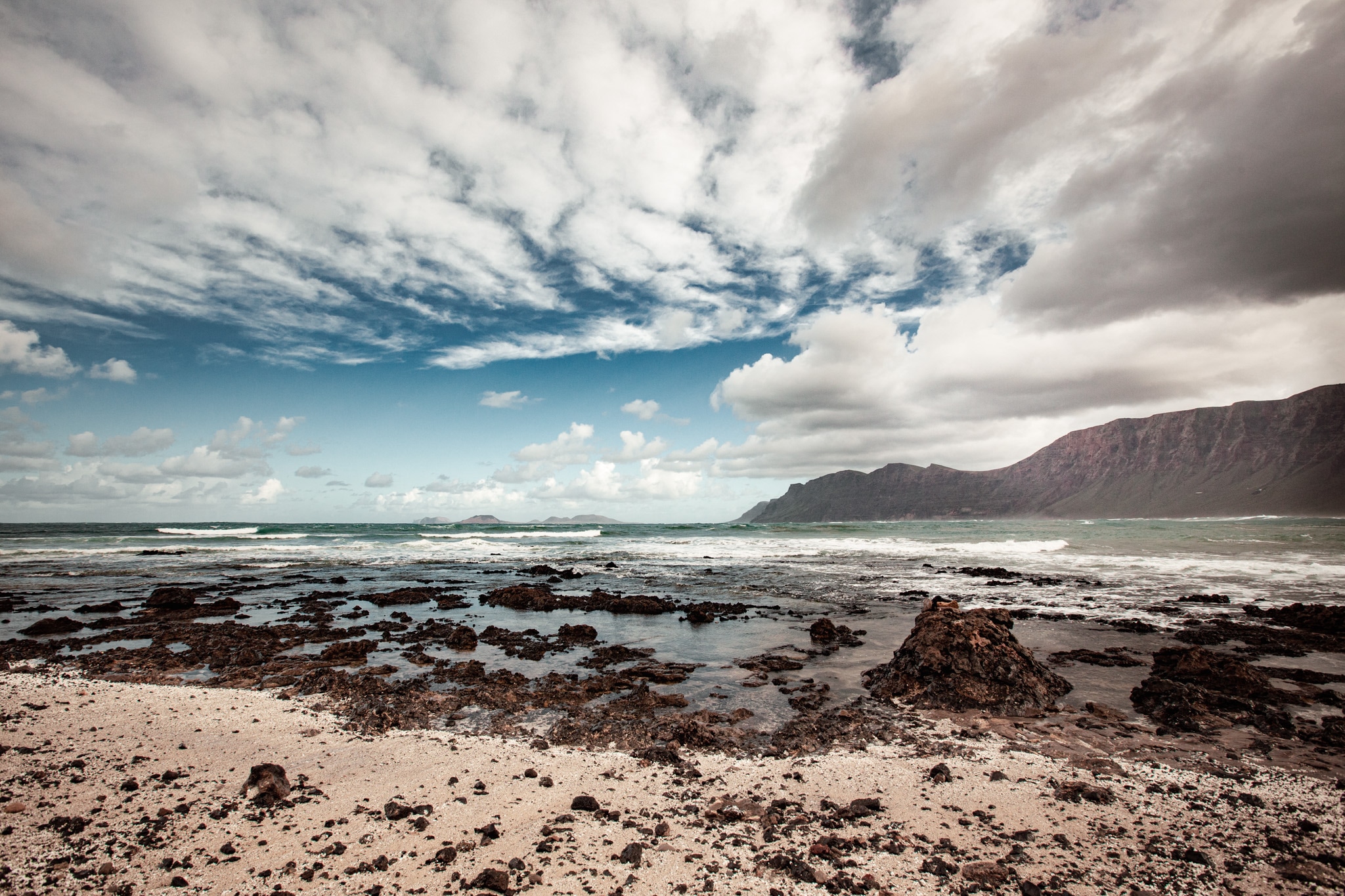 L'esprit sauvage de Lanzarote sur la plage de Famara